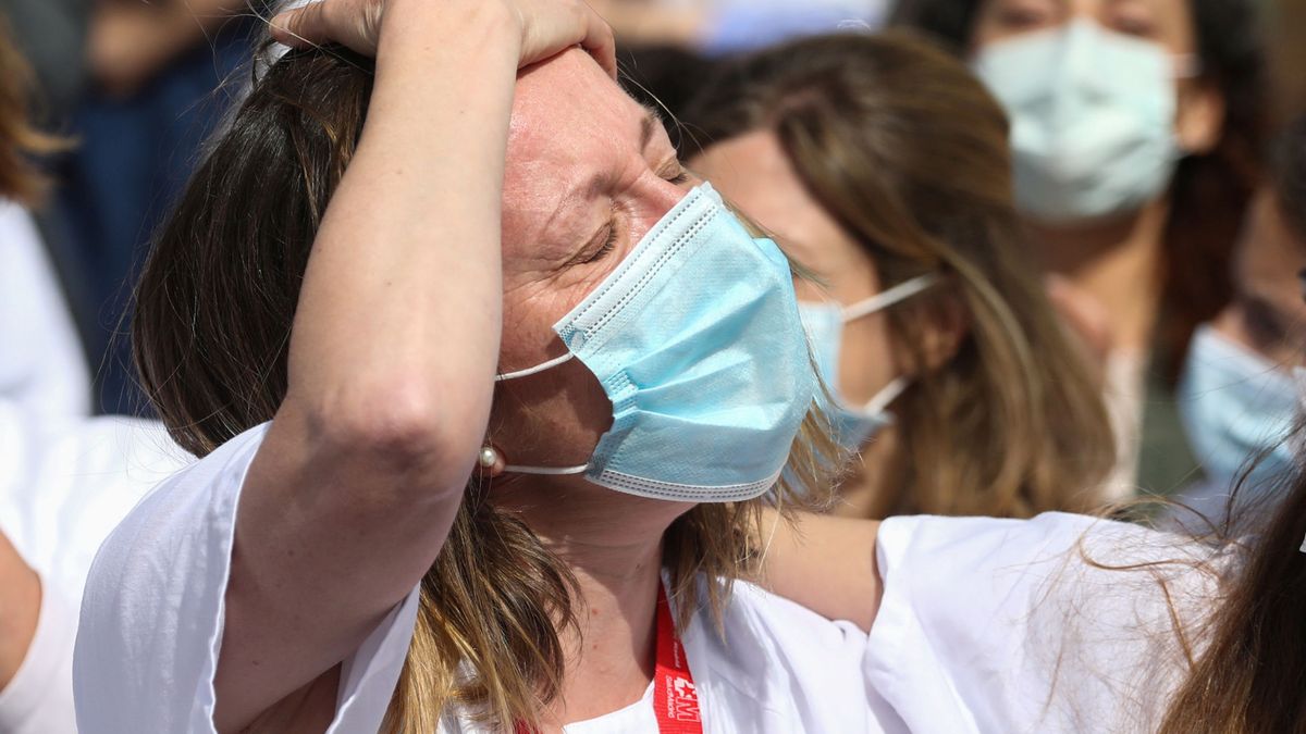 Madrid renueva hasta diciembre a 10.000 sanitarios que han trabajado contra el covid