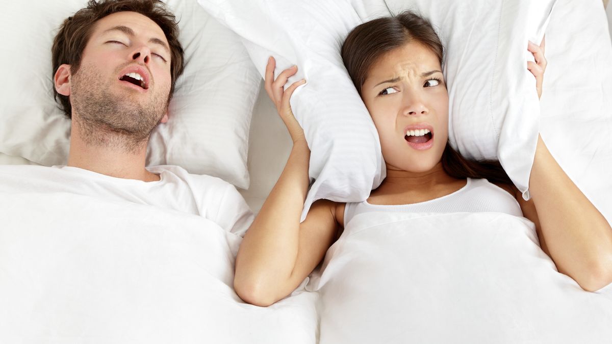 10 problemas que tienen las parejas en la cama, resueltos (y no hablamos  del sexo)