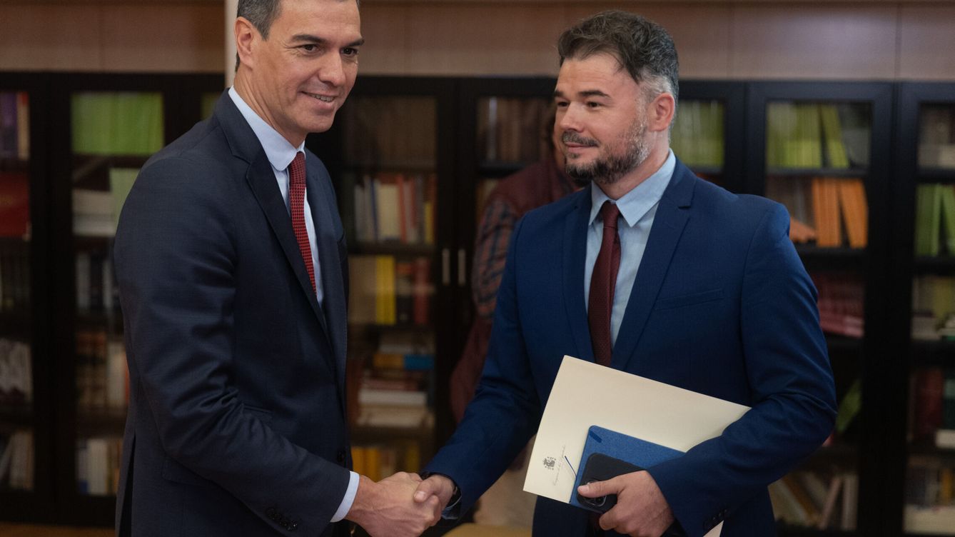 Pedro Sánchez mete presión a ERC con la visita de su emisario a Puigdemont
