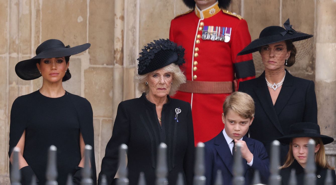 Meghan y Kate en el funeral de Isabel II. (Reuters)