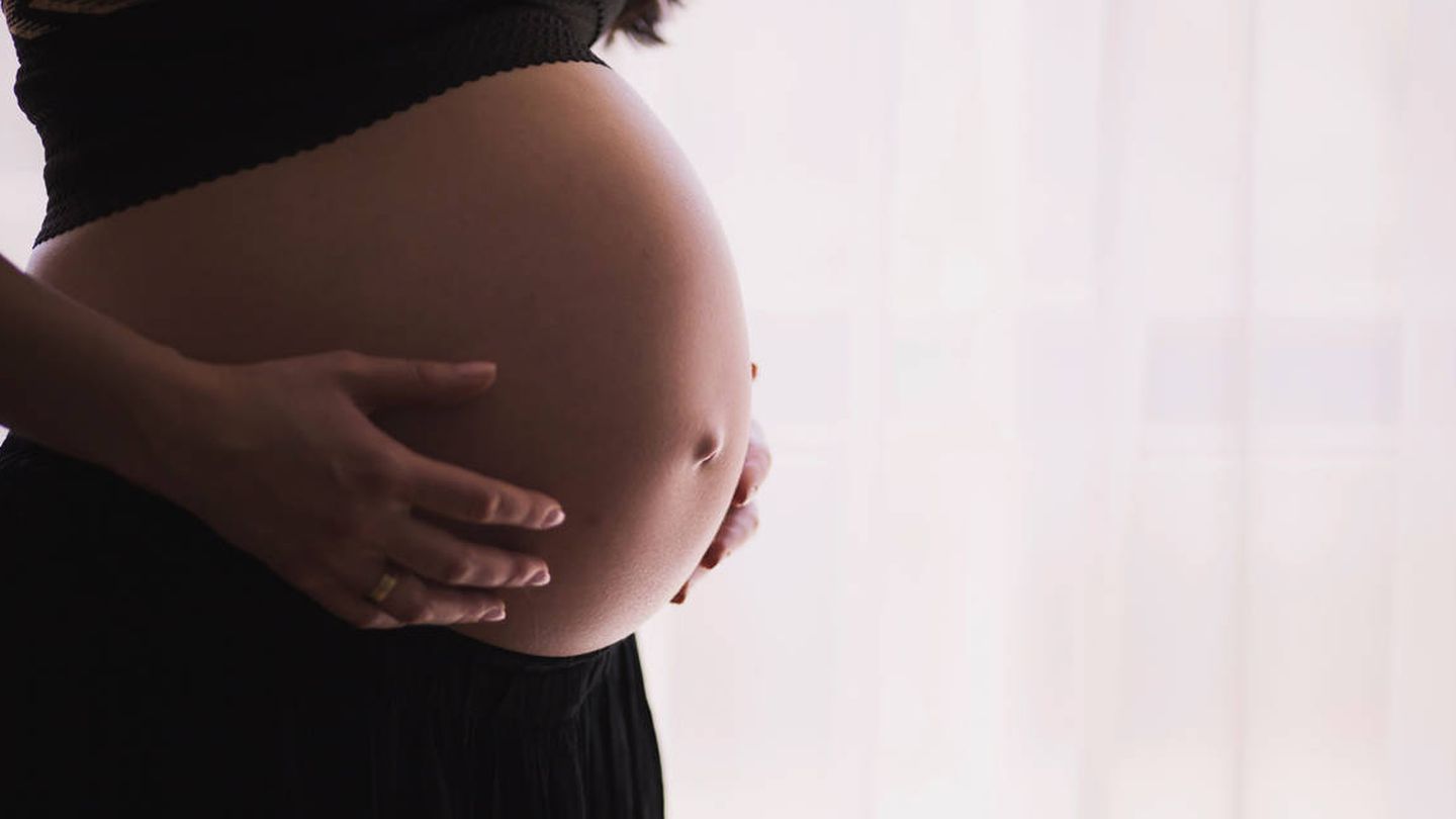 Cada mujer identifica algunos síntomas de que está embarazada (Freestocks para Unsplash)