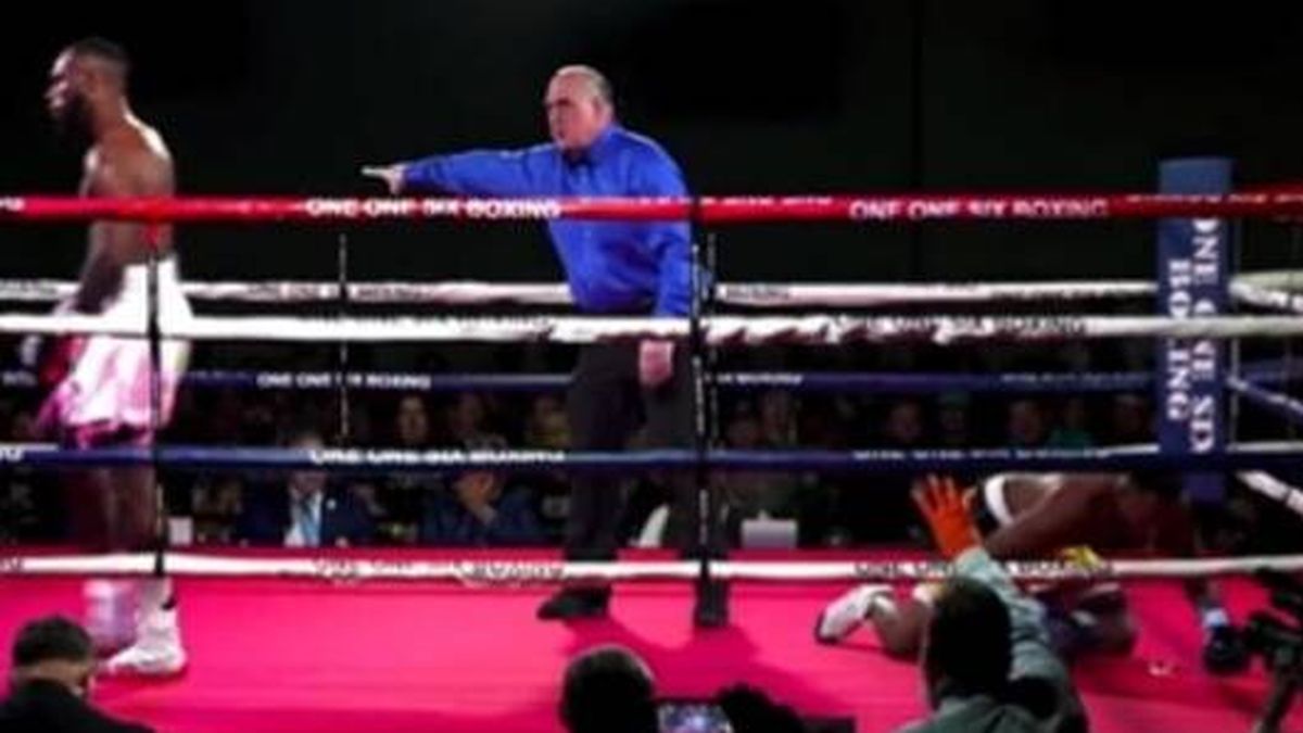 El boxeador que siempre pierde: vomita en el ring tras recibir un puñetazo y cae derrotado por KO 