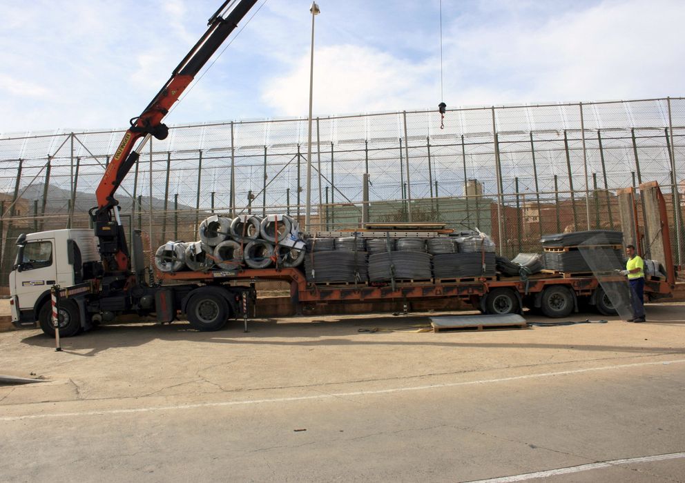 Foto: Nuevos sistemas de seguridad en la valla de Melilla. (Efe)