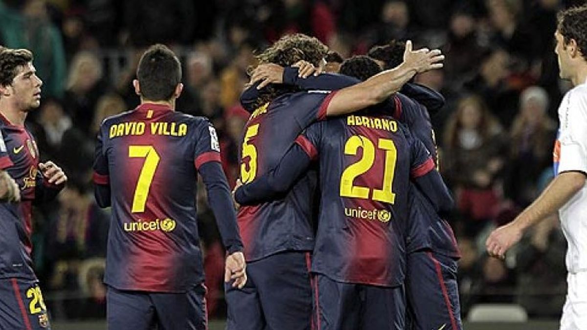 Villa hace su gol 300 y el Barcelona se planta en octavos a costa del Alavés