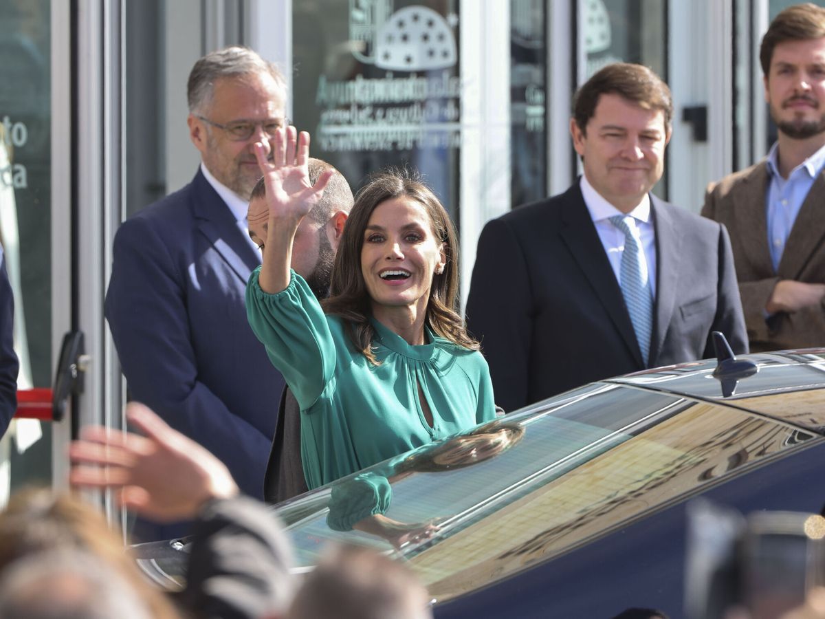 Foto: La Reina, a su llegada a Salamanca. (EFE/JM García)