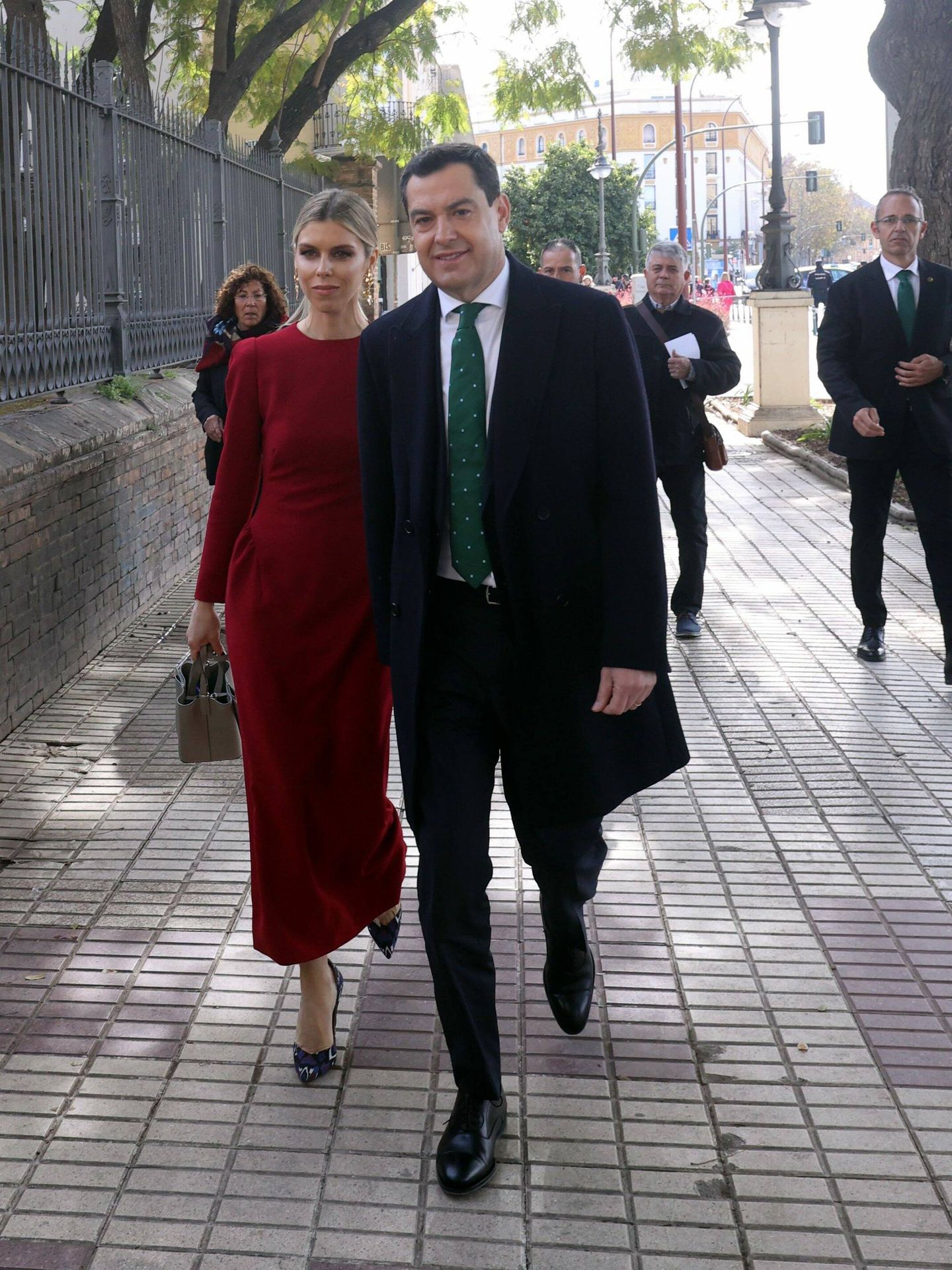 Juanma Moreno y Manuela Villena. (Cordon Press)