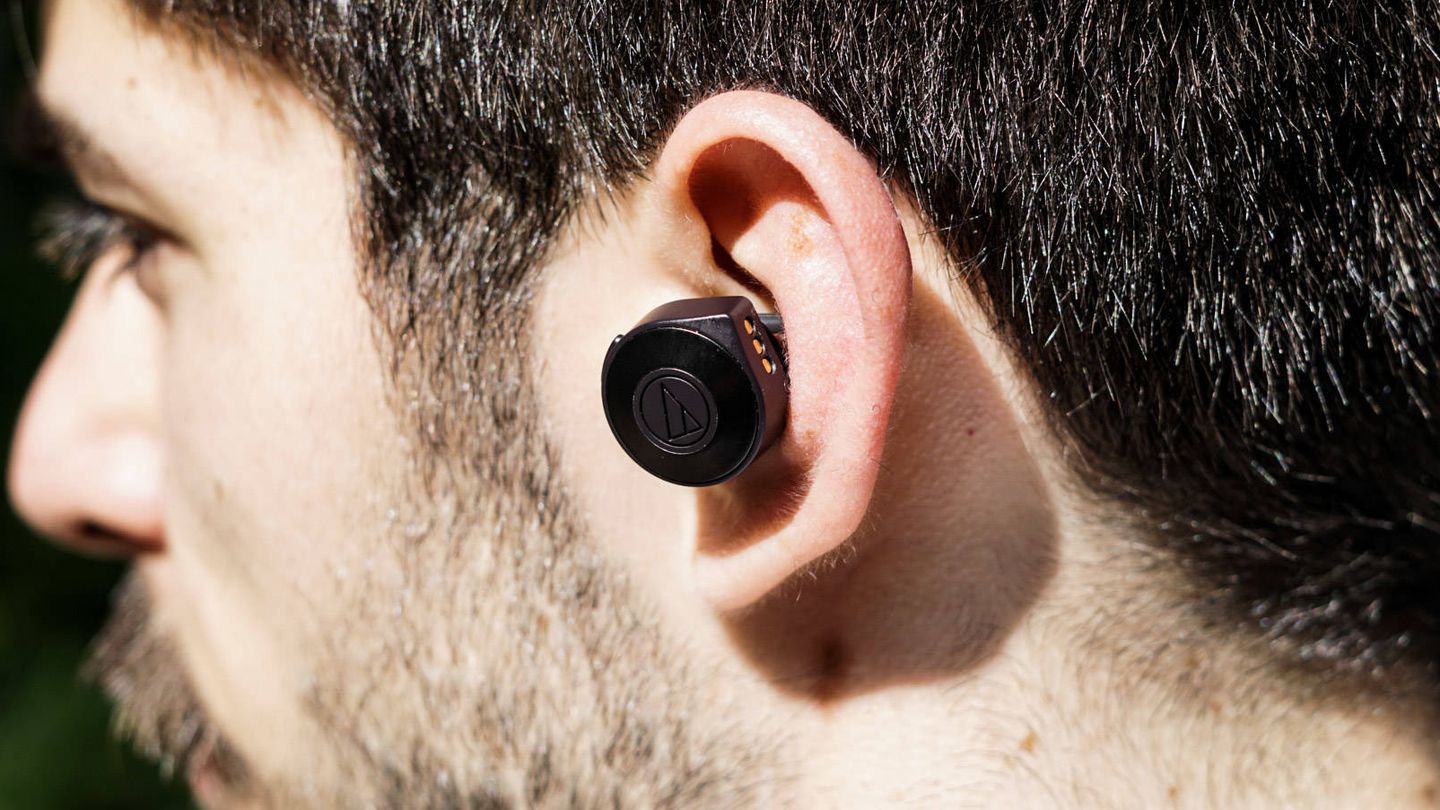 Los nuevos auriculares 'true wireless' de Audio Technica. (M. Mcloughlin)