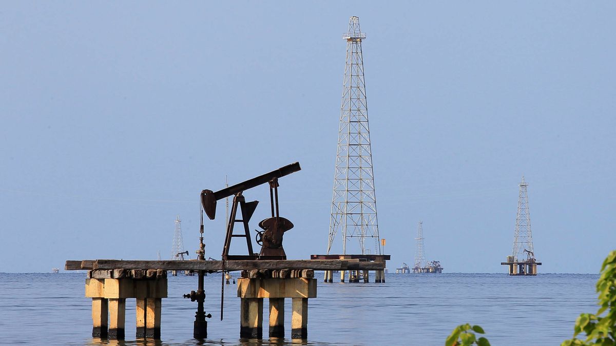 ¿Por qué el petróleo se ha abaratado a mínimos de hace un año?
