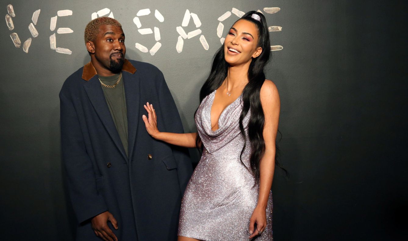 Kanye West y Kim Kardashian son padres de cinco hijos, dos de ellos concebidos por vientre de alquiler. (Reuters)