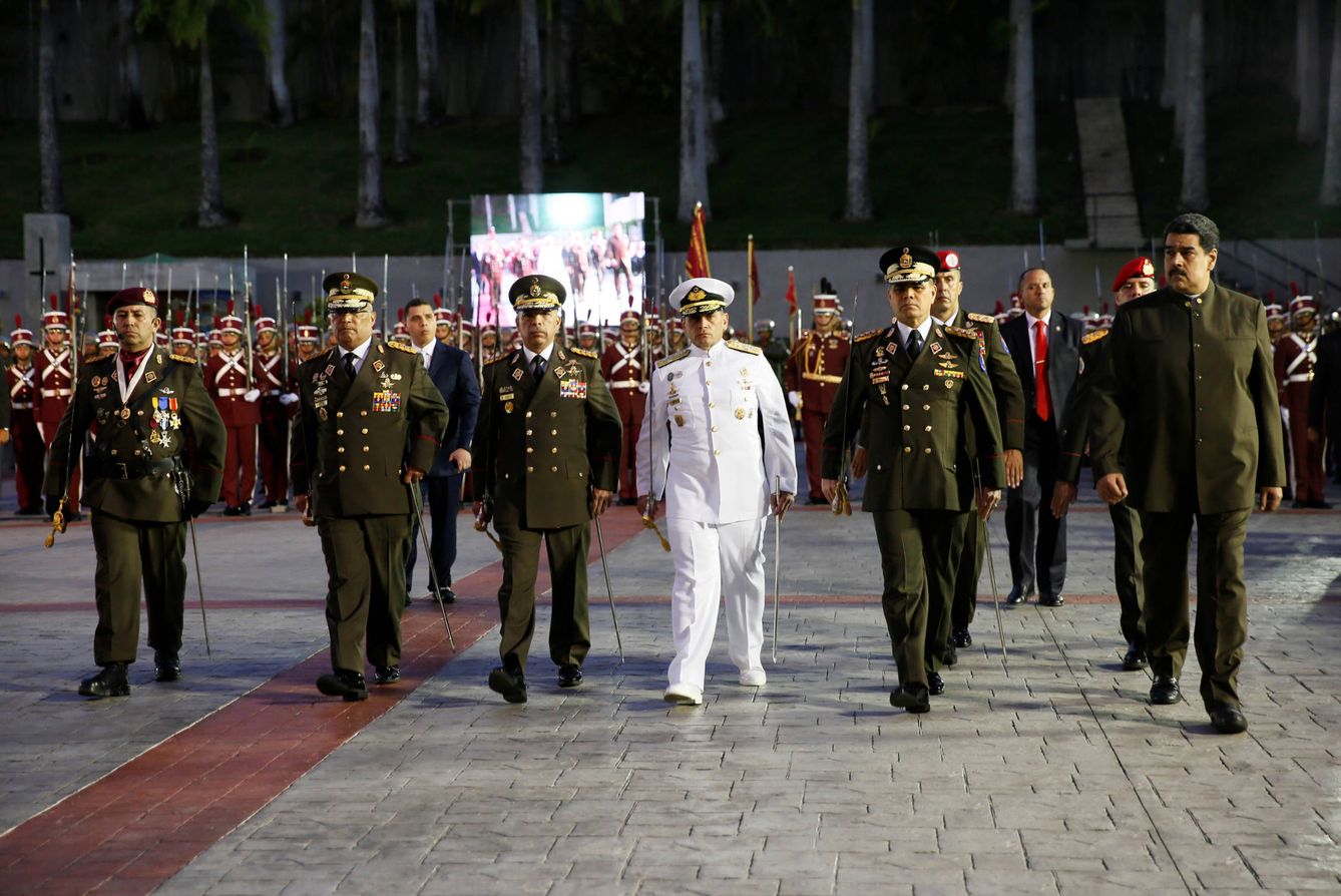 Nicolás Maduro a su llegada a un desfile militar para el relevo en el mando de la Guardia Nacional, en Caracas. (Reuters)