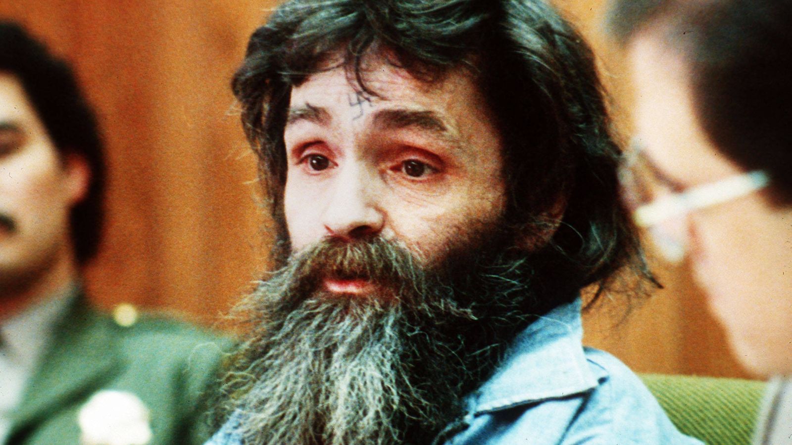 Foto: Charles Manson, durante uno de los numerosos juicios contra los asesinatos que promovió.