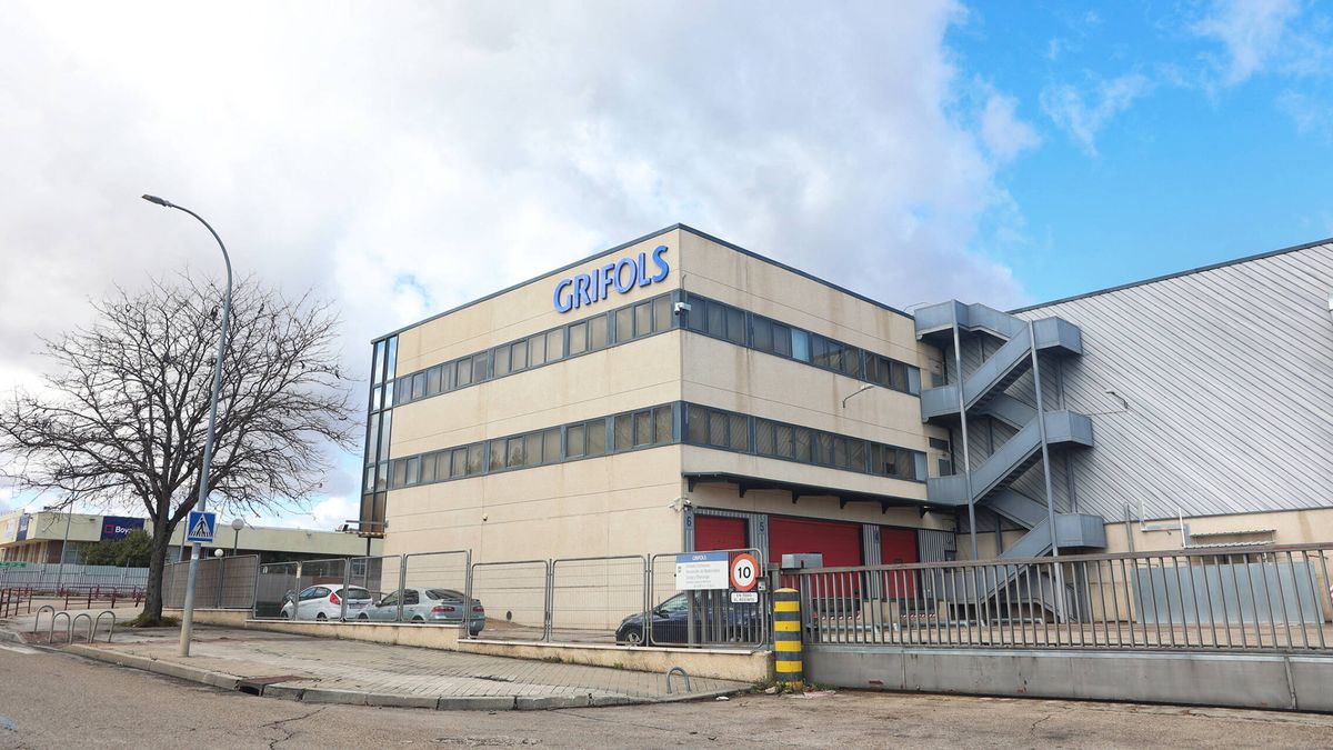 Grifols sube un 7% al estudiar la venta de parte de su filial Shanghai RAAS por 1.400 M 