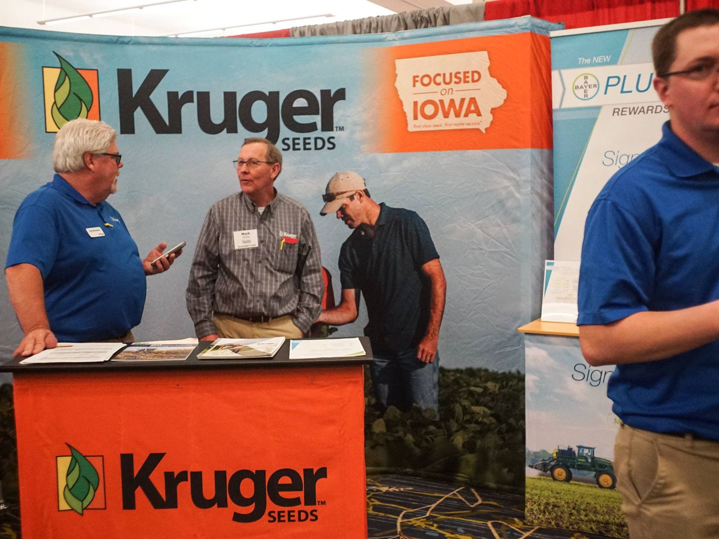Puesto del proveedor de semillas Kruger. Iowa Power Farming Show, Des Moines. (G. Cervera)
