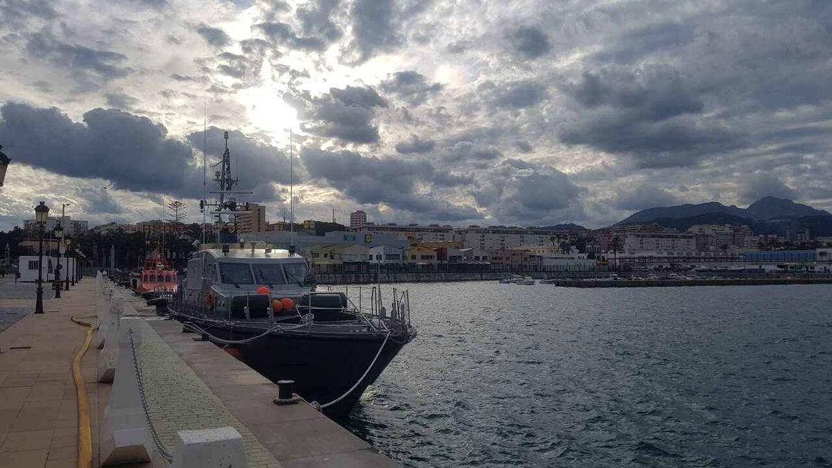 La 'romería' del petróleo ruso continúa ante las puertas de Ceuta