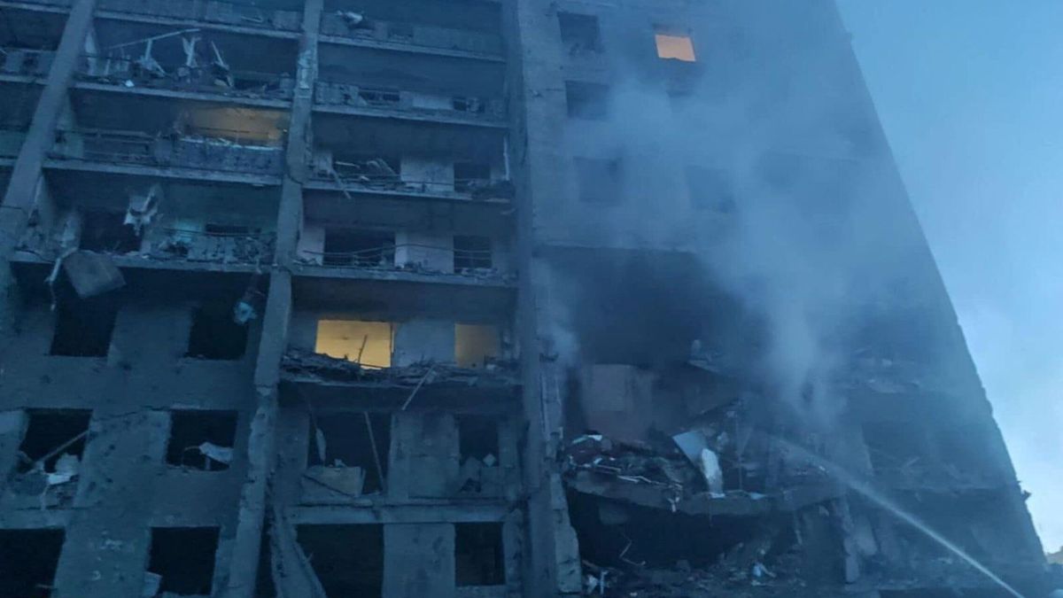 Un bombardeo en Odesa deja 18 muertos y las tropas rusas atacan Lisichansk desde 4 direcciones