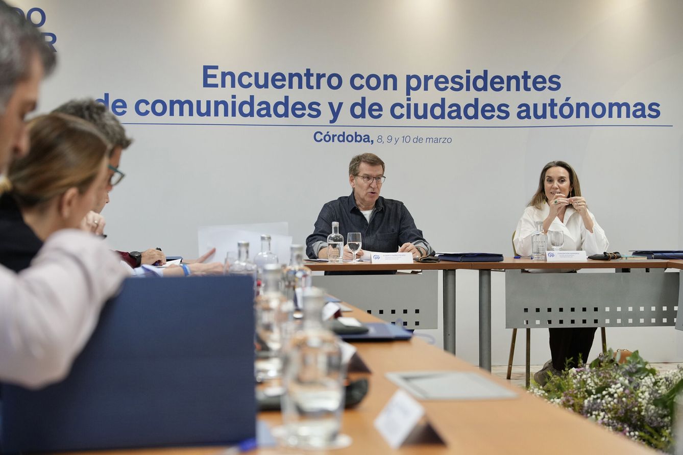 Feijóo y Gamarra participan en una reunión con presidentes autonómicos. (EFE/David Mudarra)