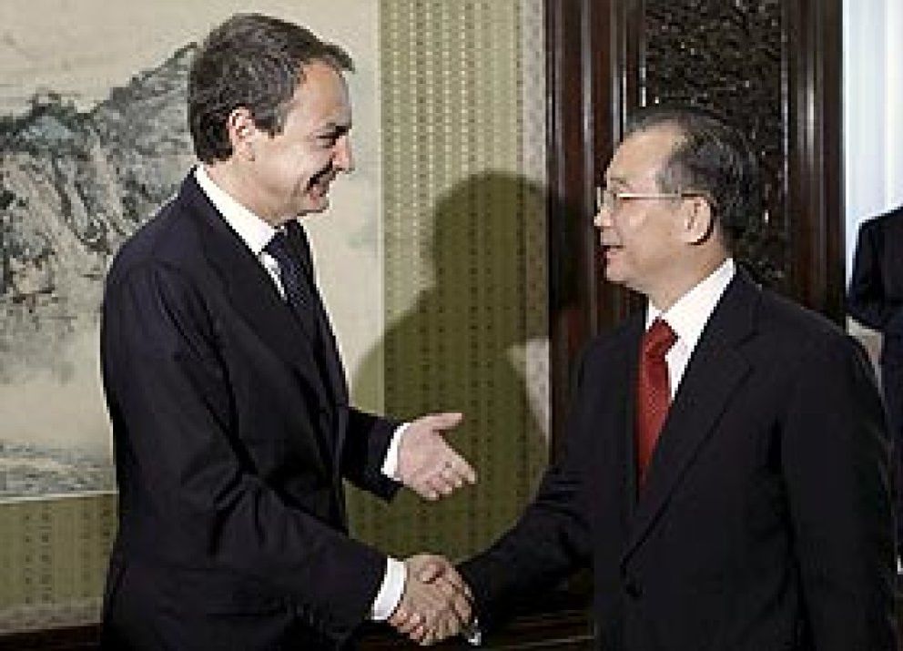 Foto: Zapatero 'envía' a la selección española a China: habrá amistoso el 11 de noviembre