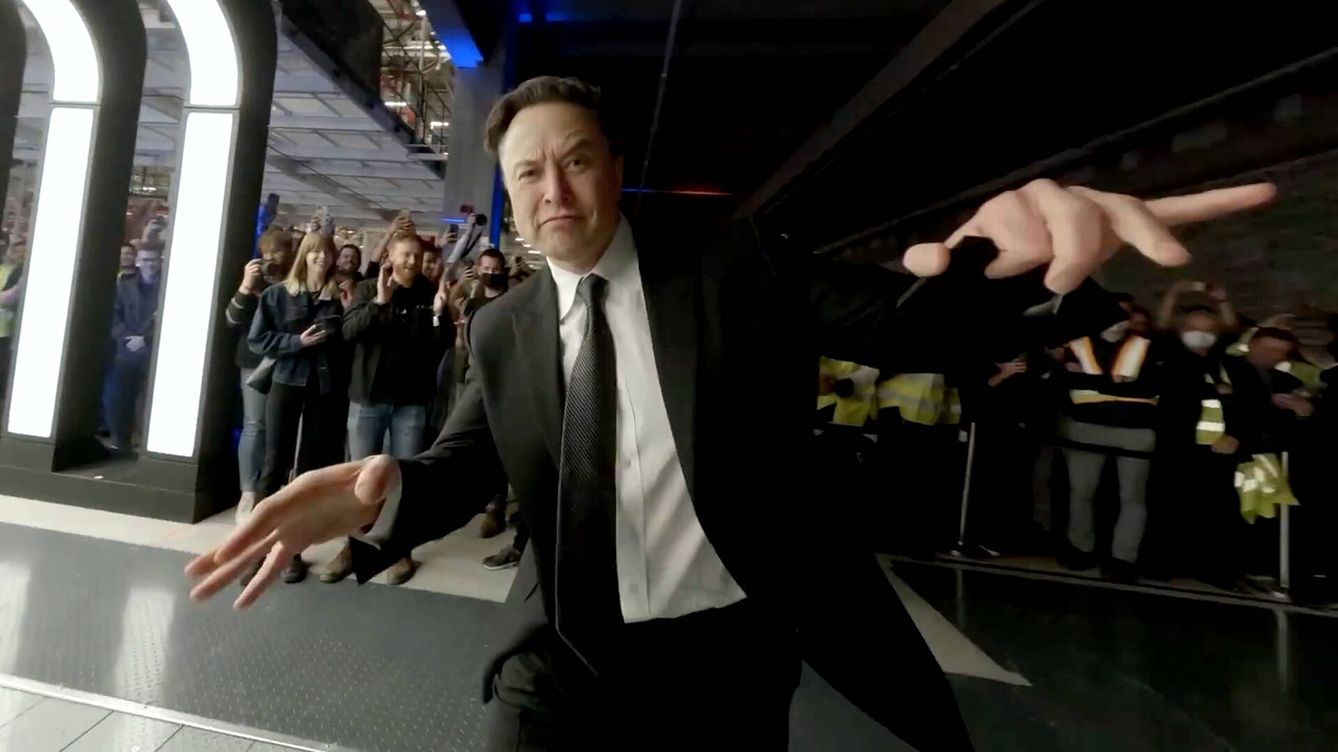 Foto: Tesla publicó un vídeo de su Model X que, por mucho que dijera Musk en su momento, no "conduce solo". (Tesla)
