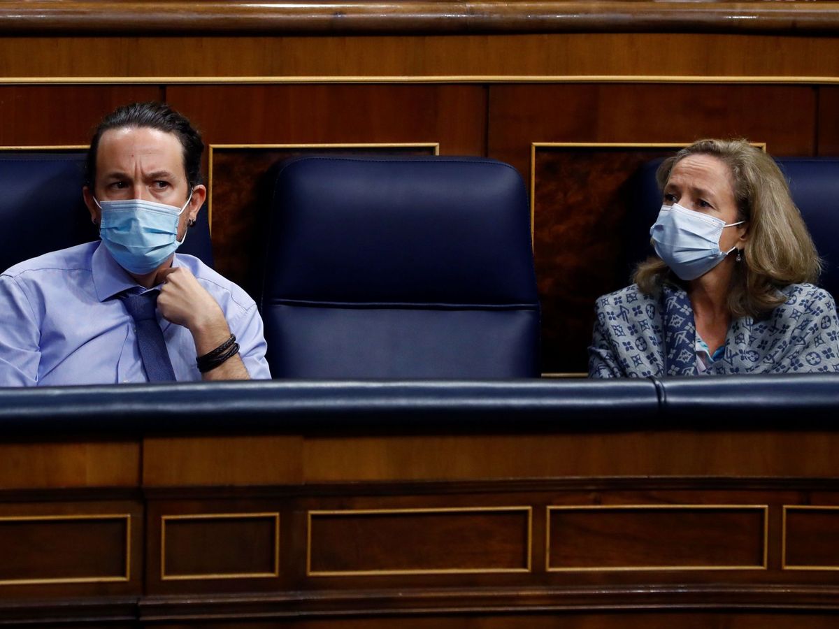 Foto: El vicepresidente segundo del Gobierno, Pablo Iglesias, y la vicepresidenta económica, Nadia Calviño. (EFE)