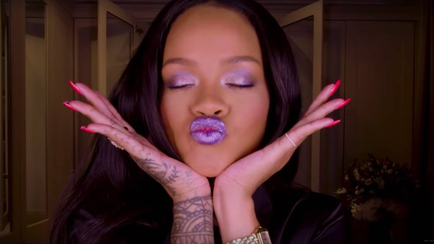 La cantante Rihanna ha compartido sus sesiones de Vitamin Drip a través de las redes sociales. (Youtube)