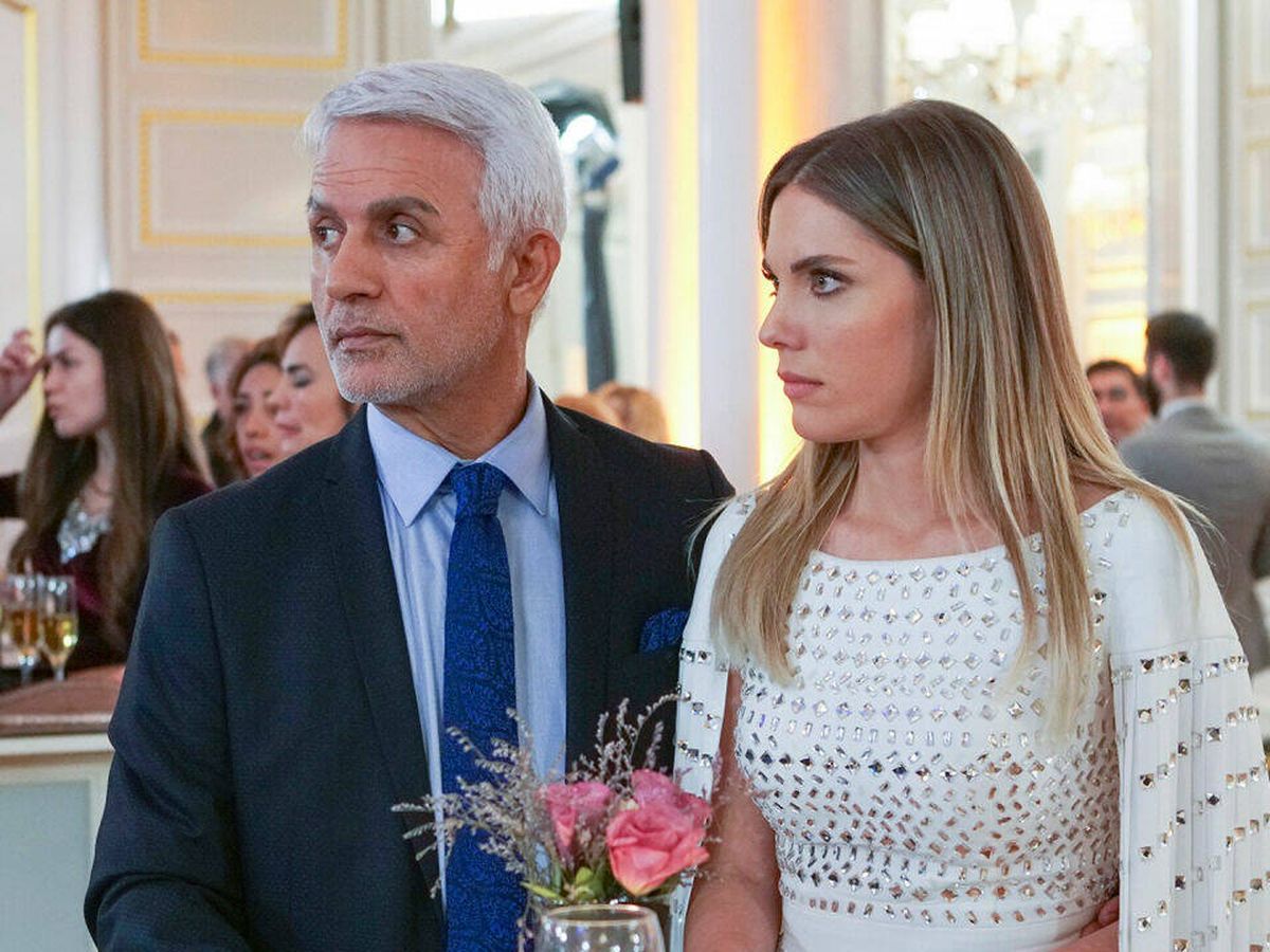 Foto: Halit y Yildiz, en una crisis de pareja en el episodio de este lunes de 'Pecado original'. (Atresmedia)