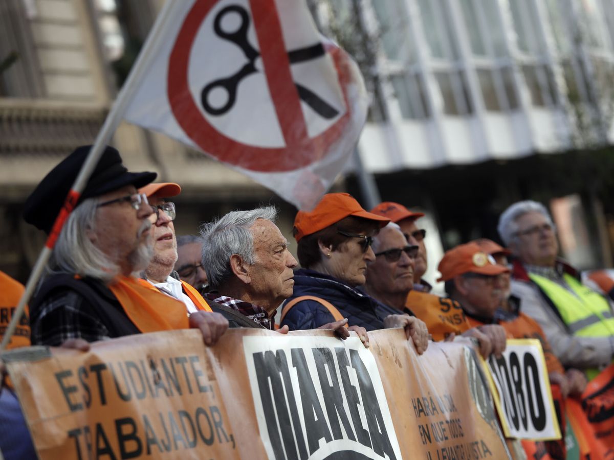 Foto: Manifestación de pensionistas en Barcelona. (EFE/Marta Pérez)