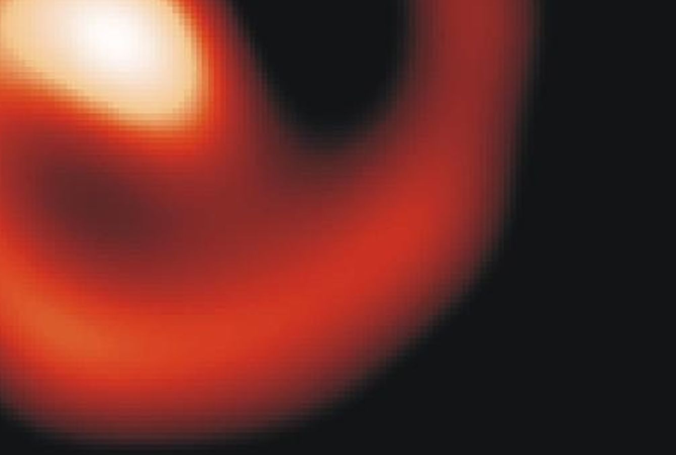 Imagen infrarroja de WR 104, soltando polvo al espacio mientras rota. Crédito: U.C. Berkeley Space Sciences Laboratory/W.M. Keck Observatory