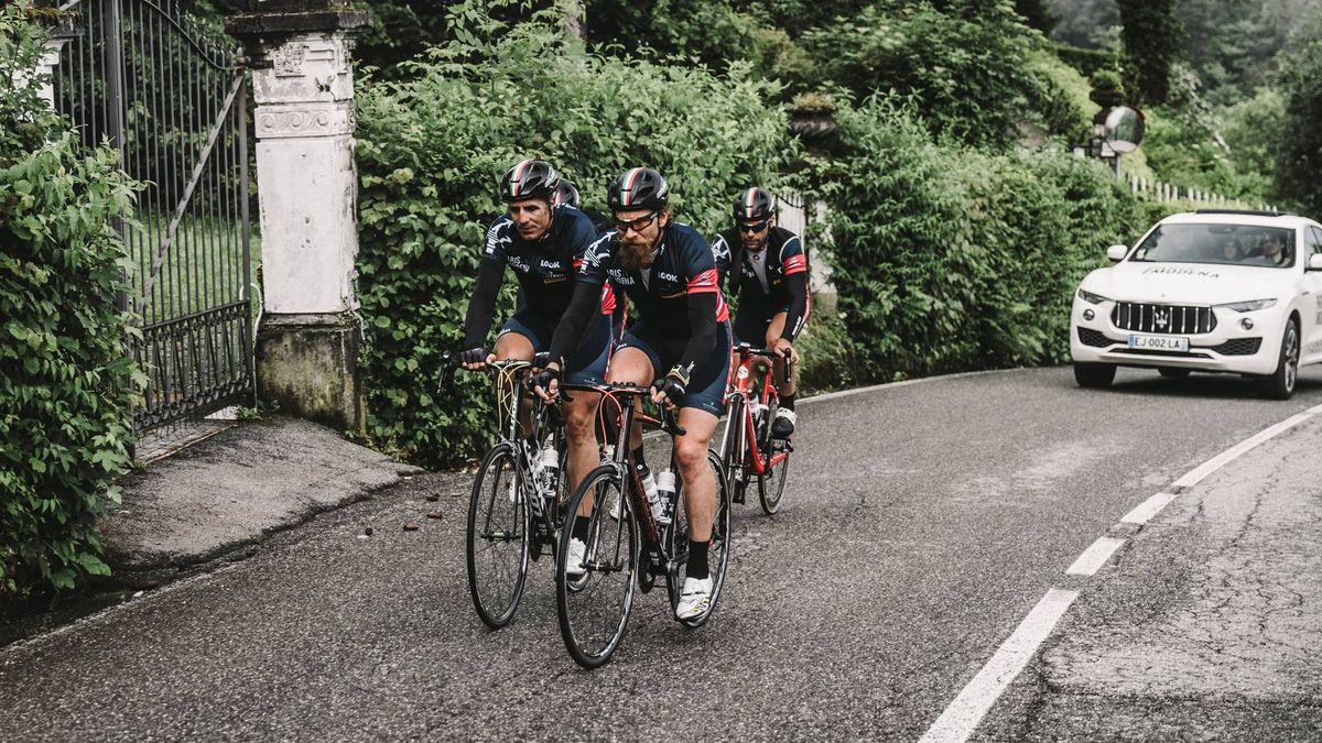 Indurain participa en el Tour ciclista París-Módena por una buena causa