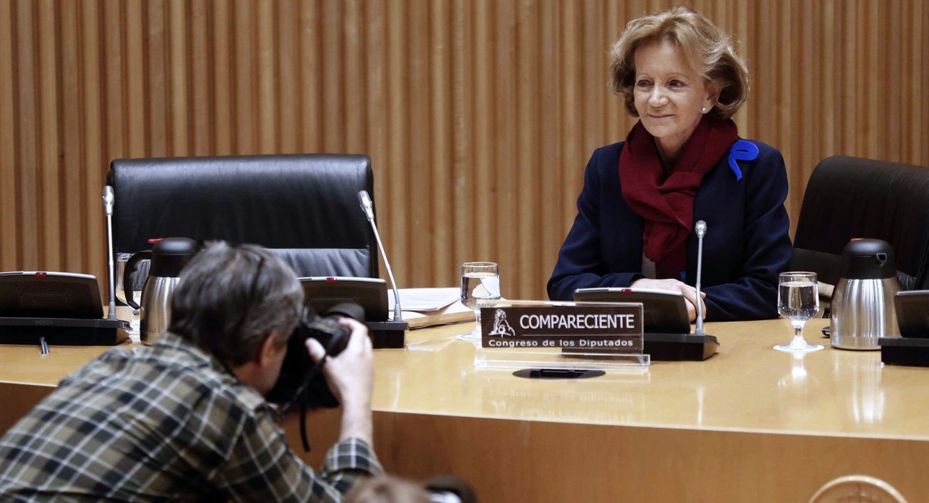 Elena Salgado durante su comparecencia en la comisión del Congreso. (EFE)