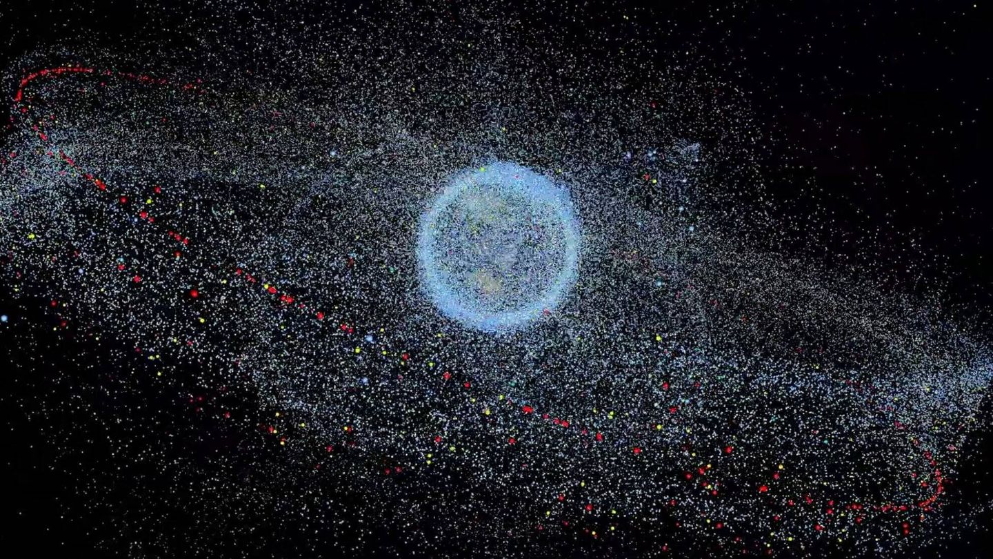 Una pequeñísima parte de la basura espacial que rodea la Tierra. (ESA)