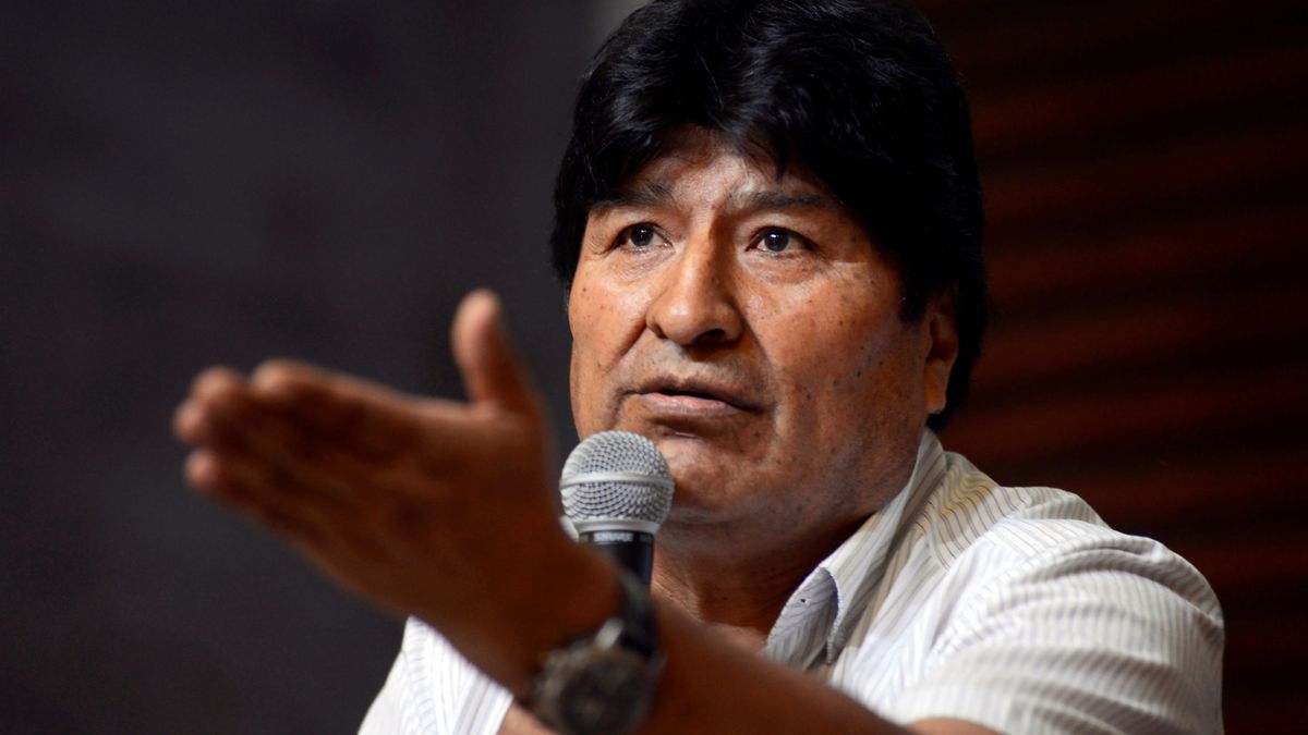 Detienen a la abogada de Evo Morales antes de que registrara su candidatura electoral