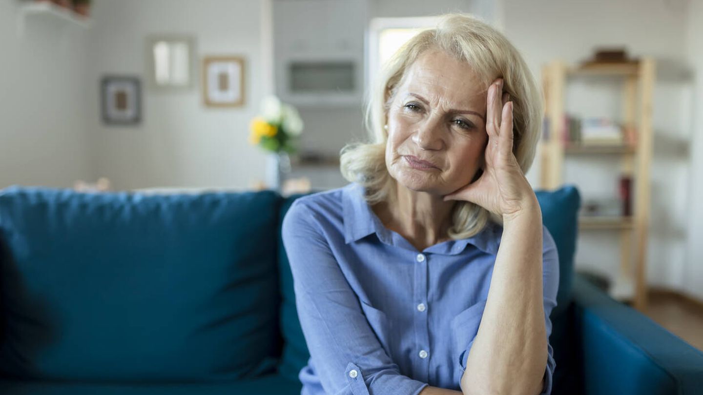 El cansancio es un síntoma común del hipotiroidismo y la perimenopausia. (iStock)