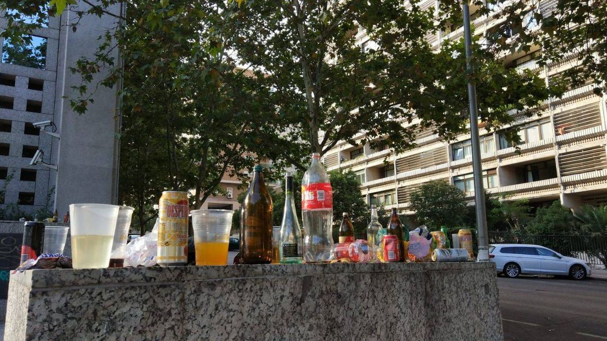 Botellones, novatadas y basura: los vecinos de Ciudad Universitaria, en pie de guerra