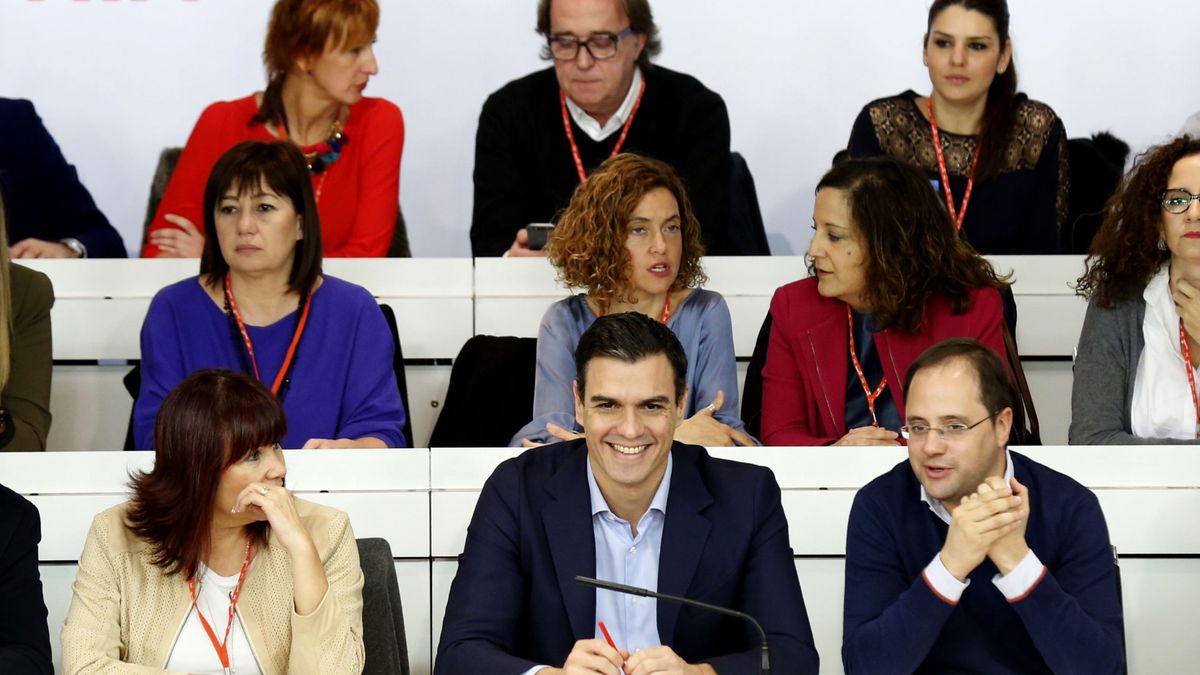 El PSOE corre al galope hacia la irrelevancia