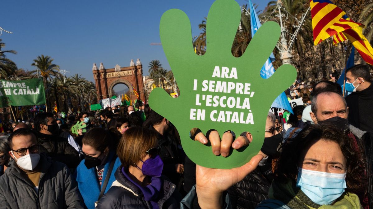 Extremistas secesionistas llaman a boicotear carpas informativas sobre el castellano