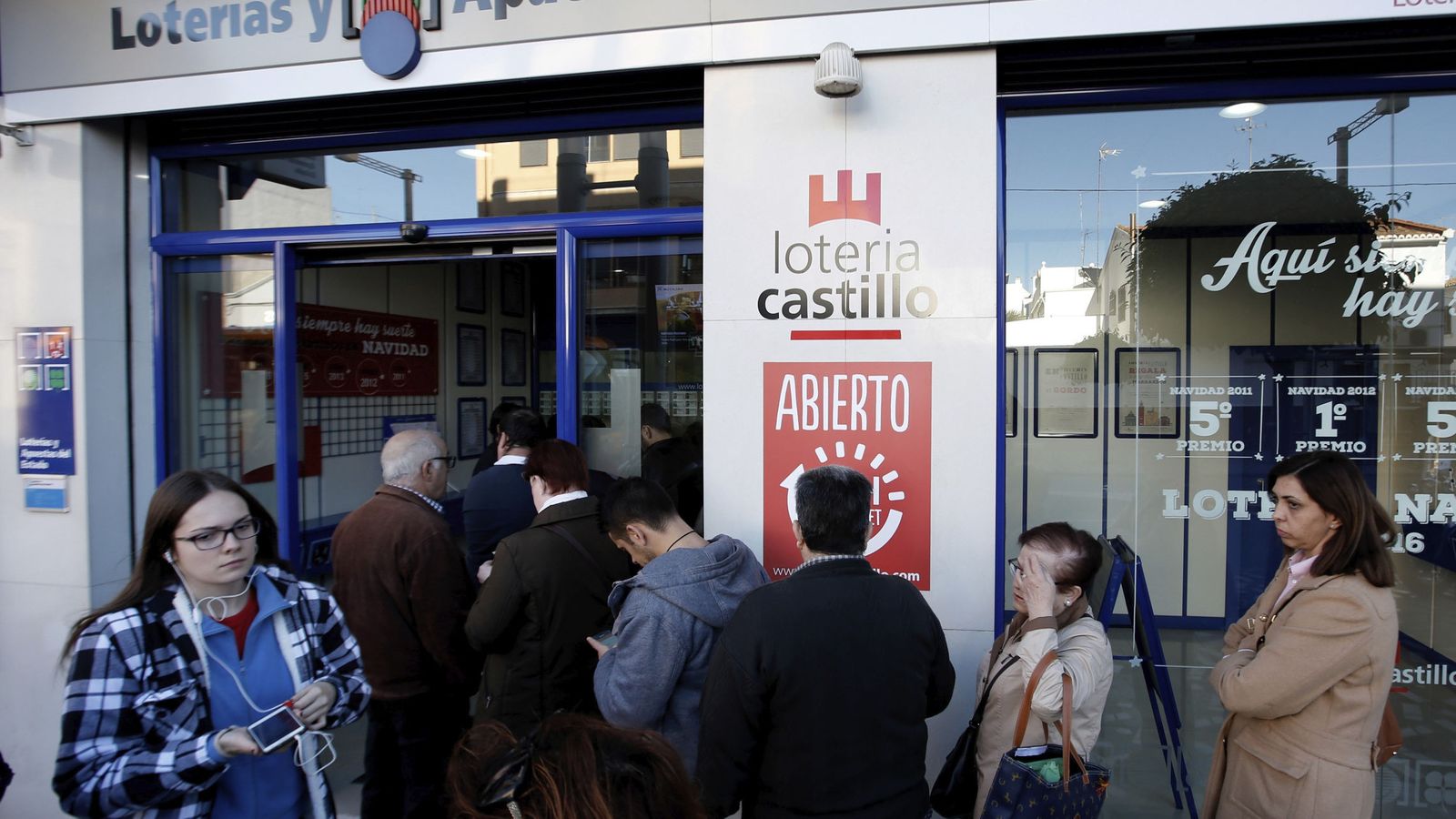 Foto: Cada español gasta 54 euros de media en comprar lotería de Navidad en Internet (EFE)