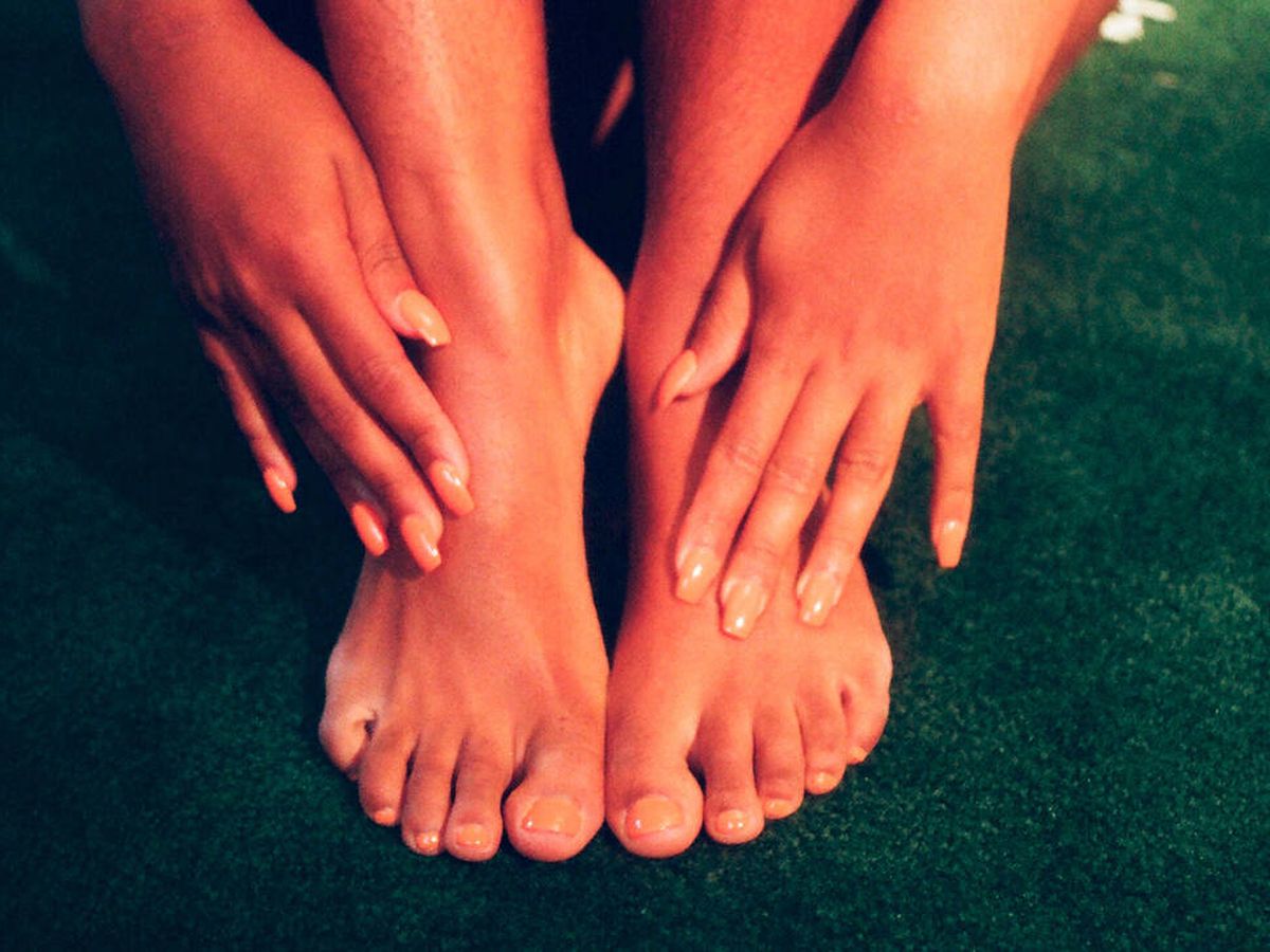 Foto: Los correctores de juanetes reducen el dolor de los pies (Billie para Unsplash)