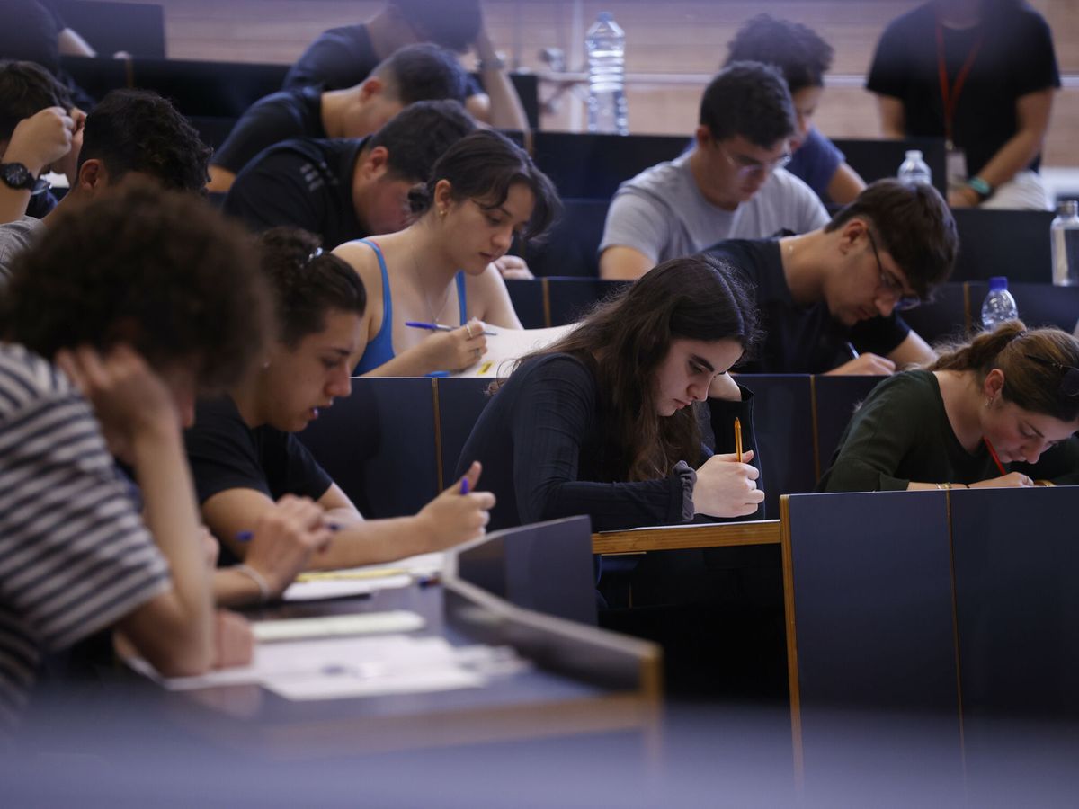 Foto: A qué colegio iban los alumnos de Cataluña que sacaron mejores notas en selectividad en 2023. (Kike Rincón / Europa Press)