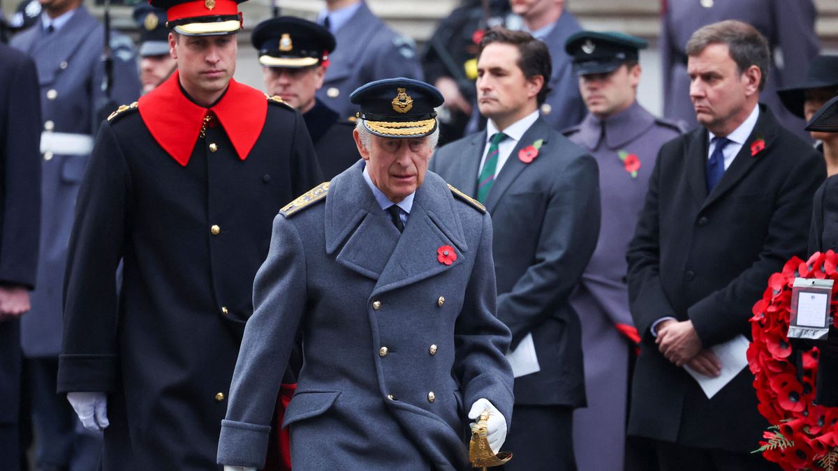 El rey Carlos encabeza el solemne Domingo del Recuerdo en Londres