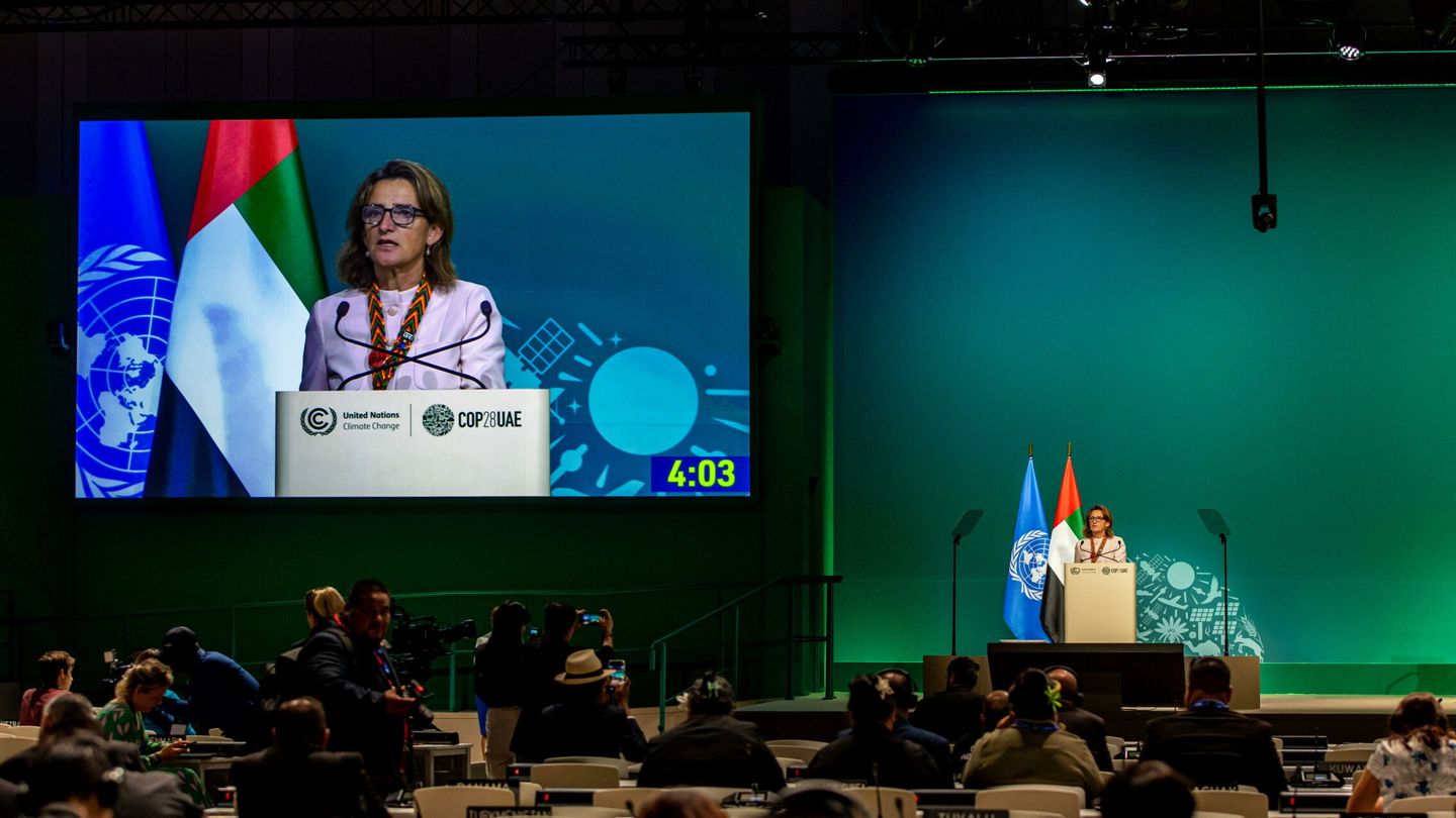 La ministra de Transición Ecológica, Teresa Ribera, durante su intervención en la COP28. (EFE)