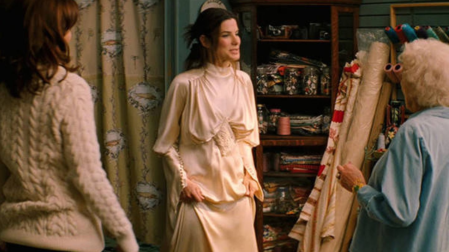 Sandra Bullock, cuando se prueba el vestido. (Cortesía/ Mandeville Pictures)