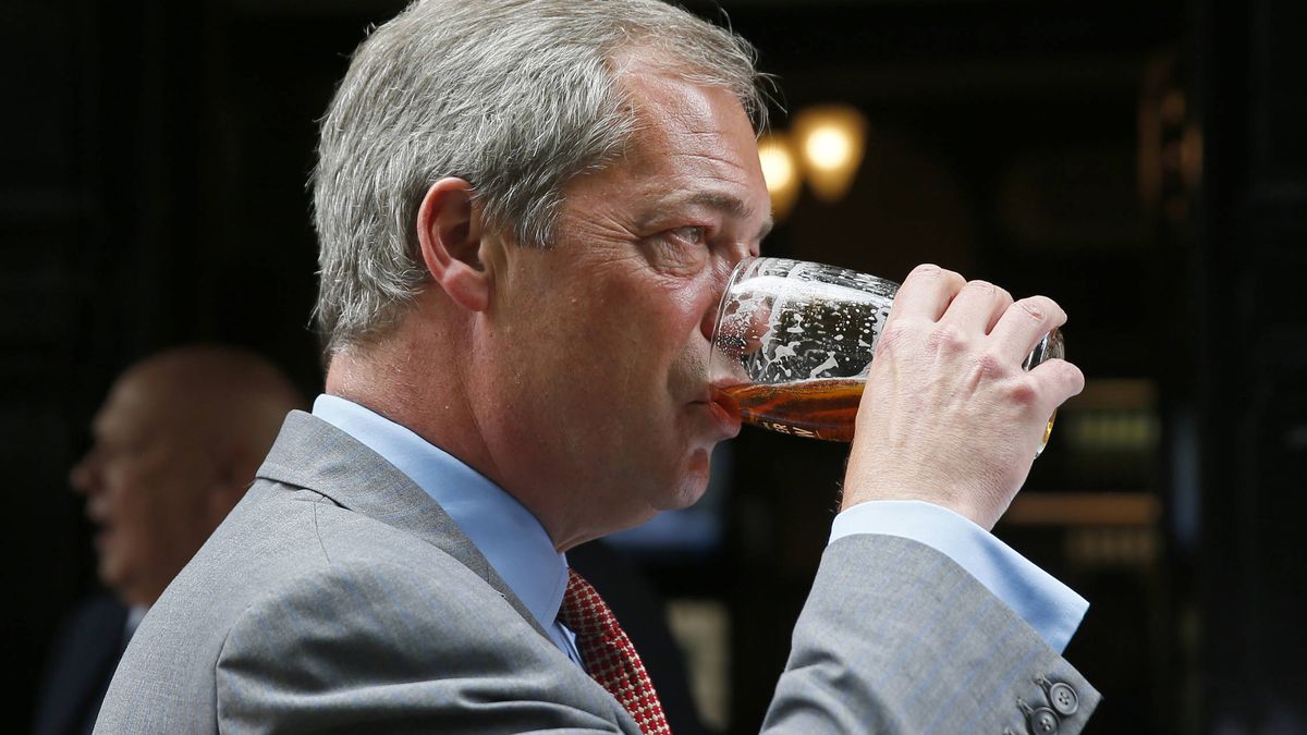 Fiesta y alcohol en el parlamento: "Se bebe mucho, es de locos"