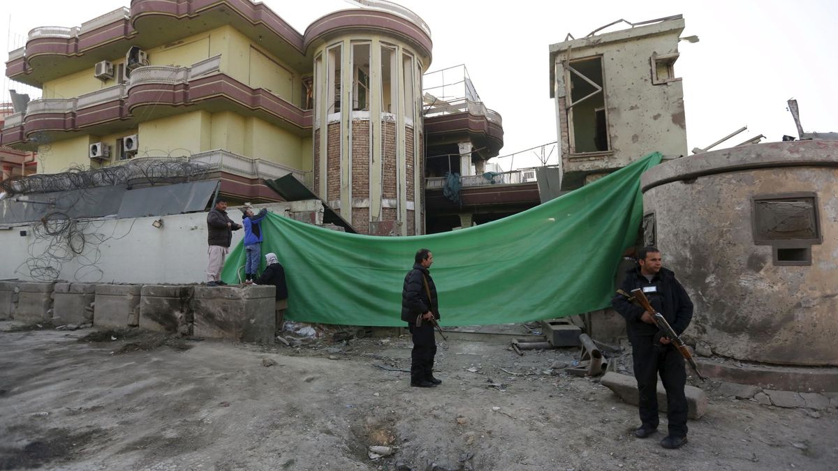 La autopsia de los policías de Kabul despeja incógnitas del atentado contra la embajada