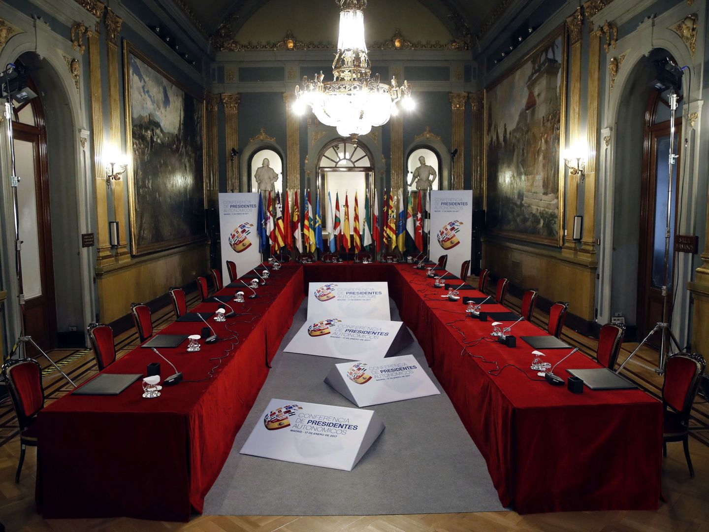 La sala del Senado que acogerá la IV Conferencia de Presidentes. (EFE)