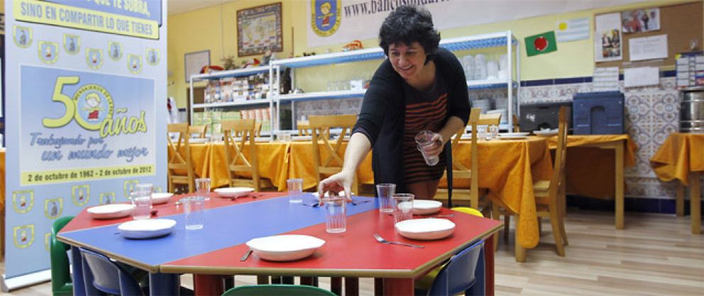 Foto: Comida gratis para familias en paro con hijos, iniciativa solidaria frente a la crisis