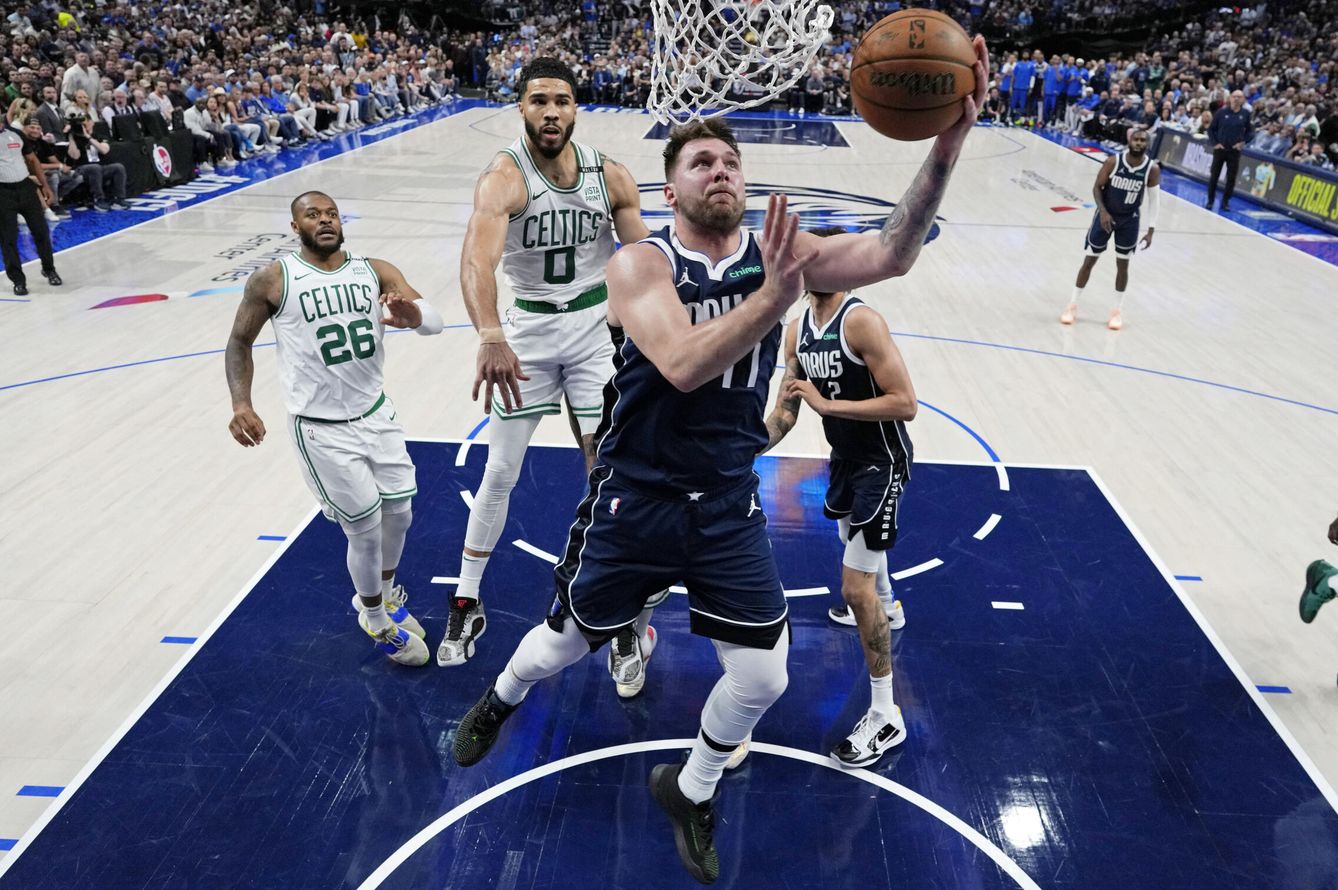 Luka Doncic disputa sus primeras Finales contra los Boston Celtics