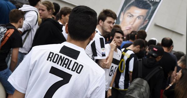 Inflar Motear Criticar El pelotazo de Adidas con el fichaje de Cristiano Ronaldo por la Juventus
