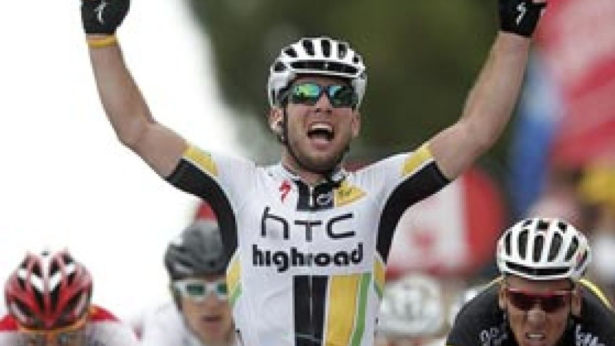 Cavendish se adjudica una etapa accidentada por el viento y las caídas