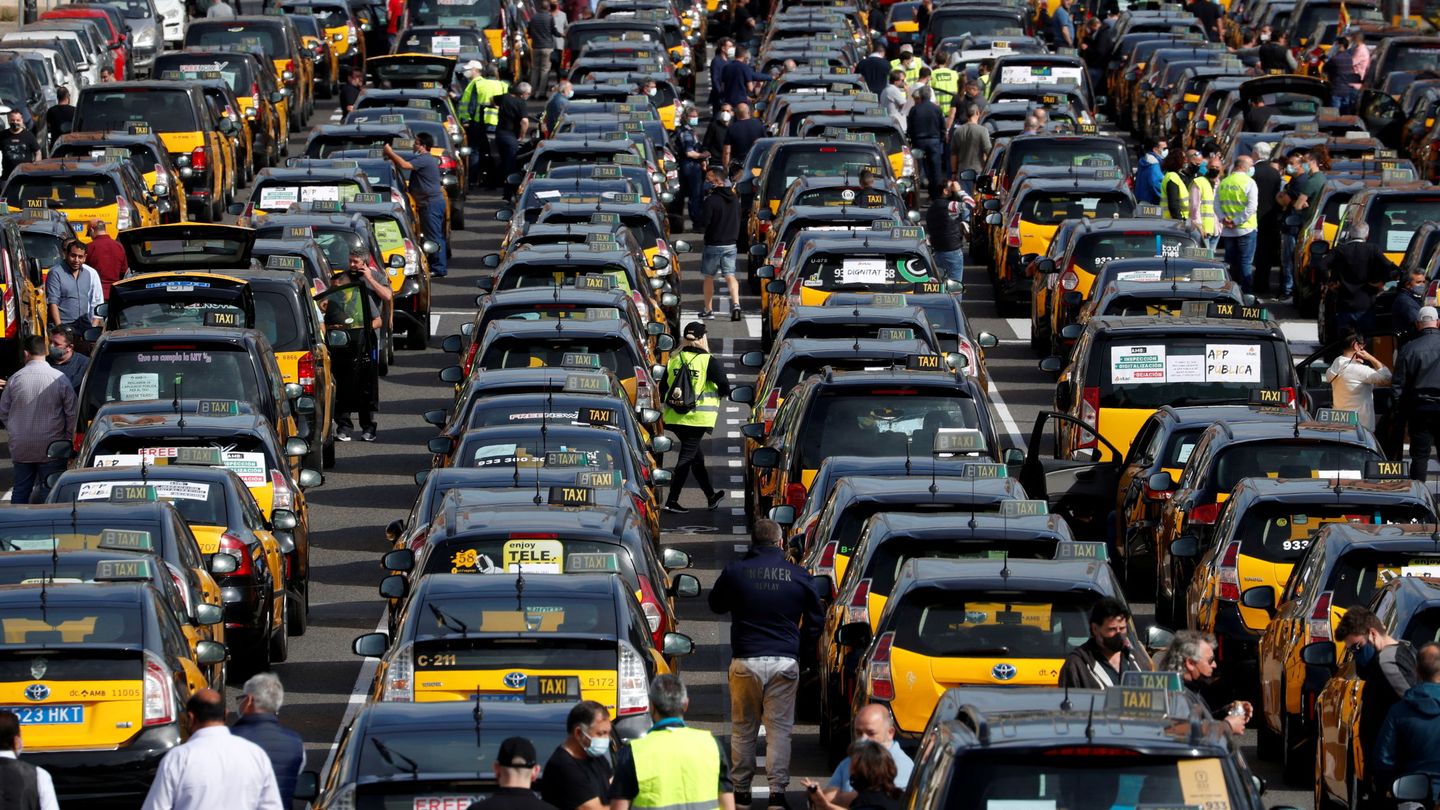 Concentración de taxistas en Barcelona el pasado 20 de mayo en protesta contra Uber. (Reuters)