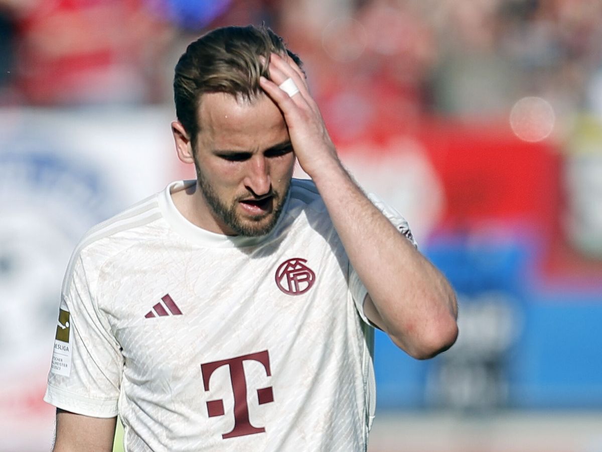 Foto: Kane se lamenta tras perder ante el Heidenheim. (EFE/EPA/Ronald Wittek)
